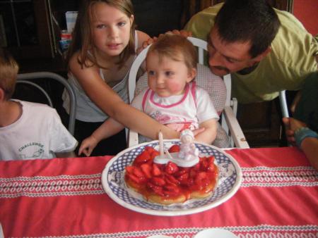 Erika avec son premier gateau